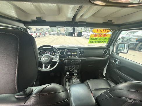 Used 2021 Jeep Wrangler Unlimited Sahara w/ Cold Weather Group AWD/4WD image 21