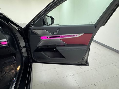 Used 2025 BMW 740i xDrive image 13