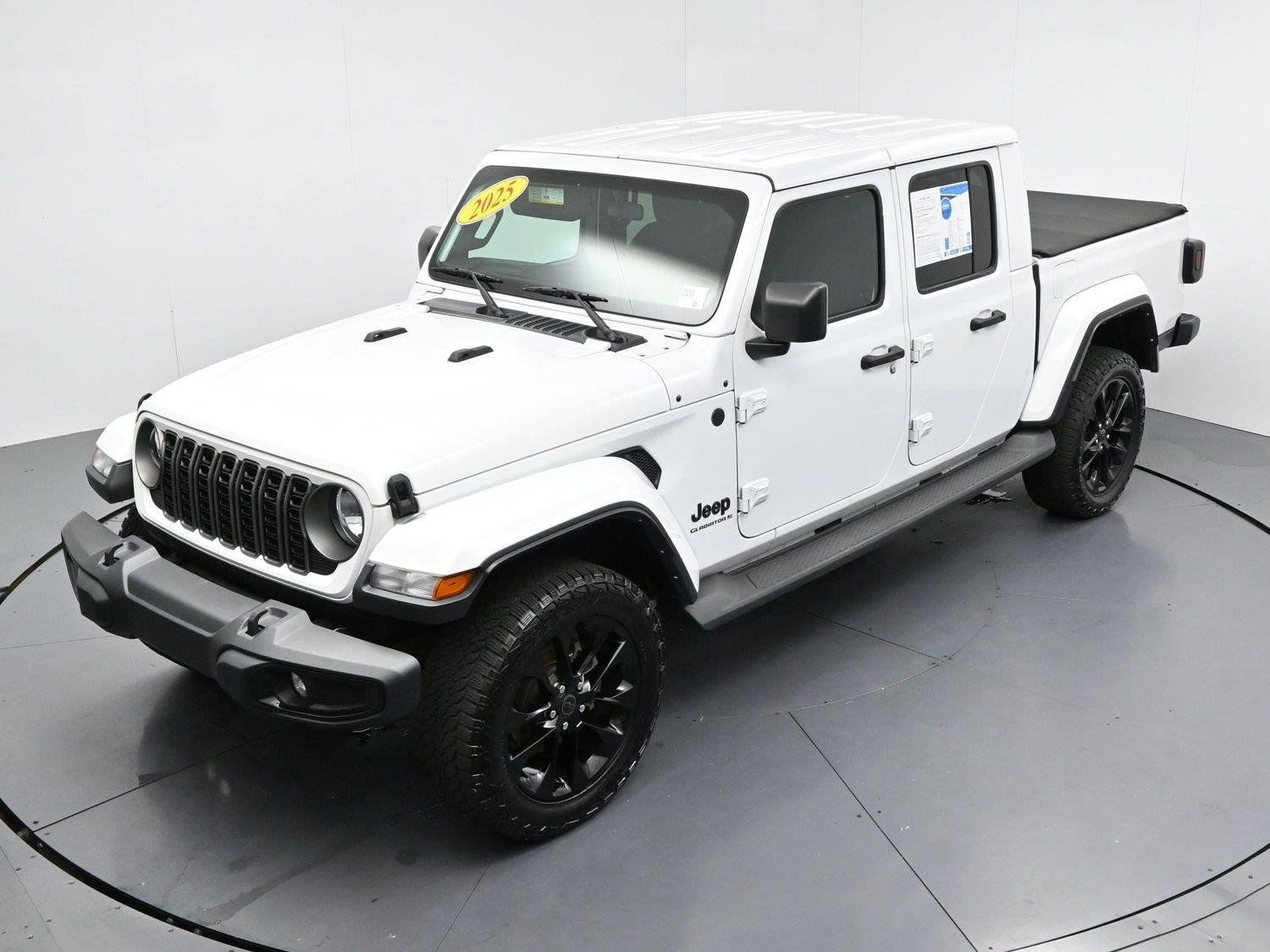 Used 2025 Jeep Gladiator Sport AWD/4WD image 36