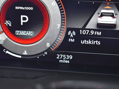 Used 2025 Nissan Rogue SL FWD image 33