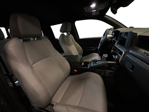 Certified 2025 Toyota Tacoma TRD Off-Road image 15