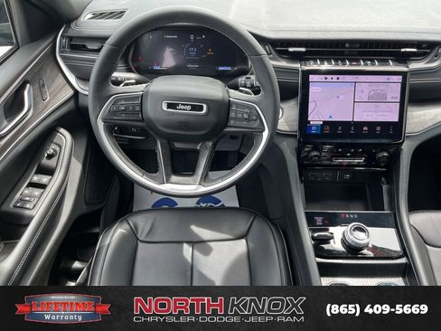 Used 2024 Jeep Grand Cherokee Limited w/ Luxury Tech Group II AWD/4WD image 14