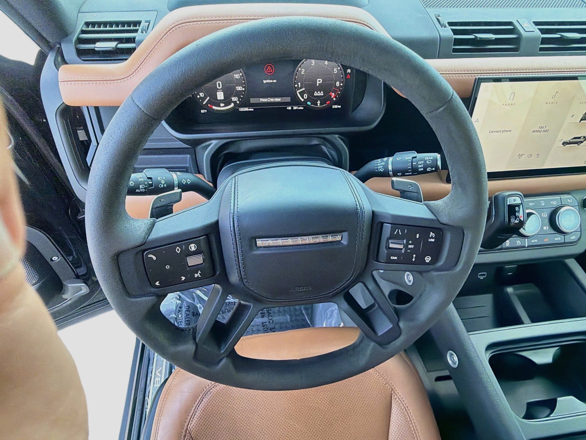 Used 2024 Land Rover Defender 110 V8 AWD/4WD image 40