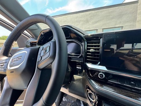Used 2025 GMC Sierra 1500 Elevation w/ Preferred Package AWD/4WD image 26
