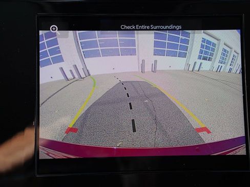 Certified 2023 Jeep Grand Cherokee Laredo w/ Luxury Tech Group I image 33