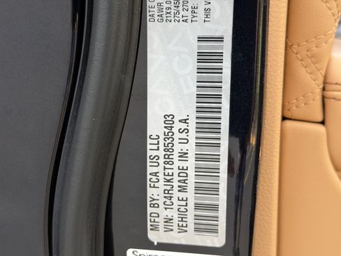Used 2024 Jeep Grand Cherokee L Summit AWD/4WD image 39