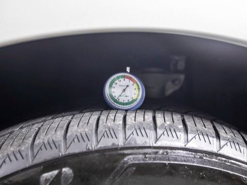 Used 2025 Lexus RX 450h AWD w/ Luxury Package image 39