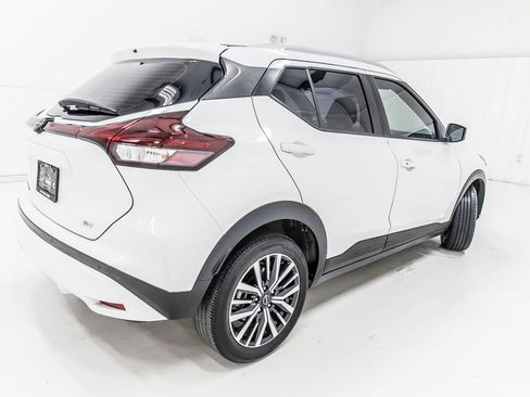 Used 2023 Nissan Kicks SV FWD image 6