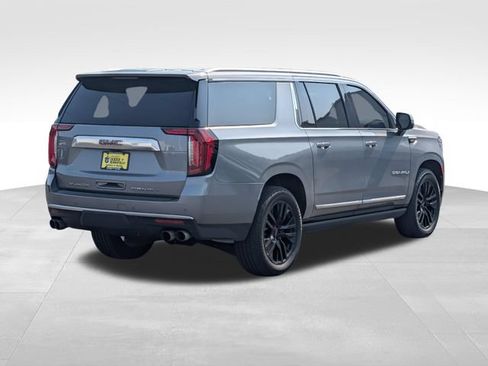 Used 2021 GMC Yukon XL Denali w/ Denali Premium Package AWD/4WD image 10