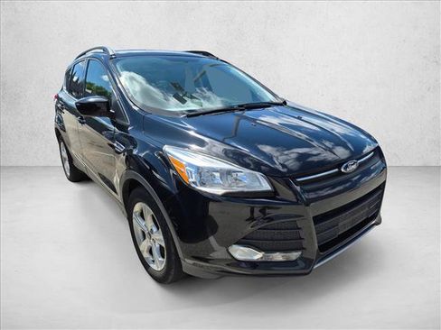 Used 2016 Ford Escape SE w/ Equipment Group 201A FWD image 3