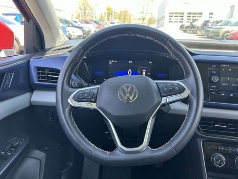Used 2023 Volkswagen Taos SE w/ Panoramic Sunroof Package AWD/4WD image 10