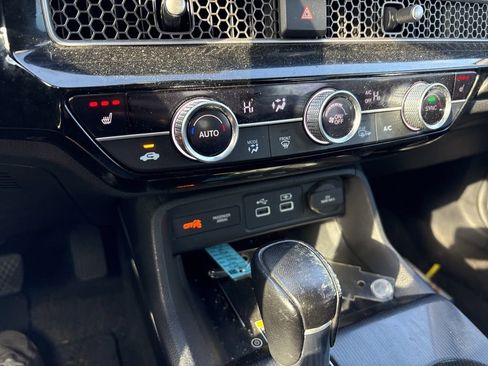 Used 2022 Honda Civic Touring image 25