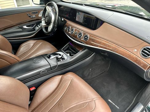 Used 2018 Mercedes-Benz S 63 AMG AMG S 63 4MATIC Sedan w/ Driver Assistance Package image 19