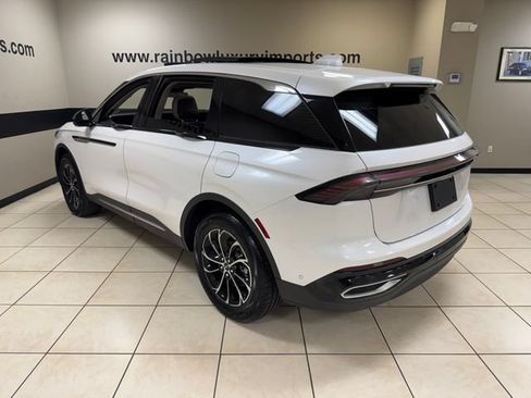 Used 2024 Lincoln Nautilus Premier w/ Equipment Group 102A AWD/4WD image 4