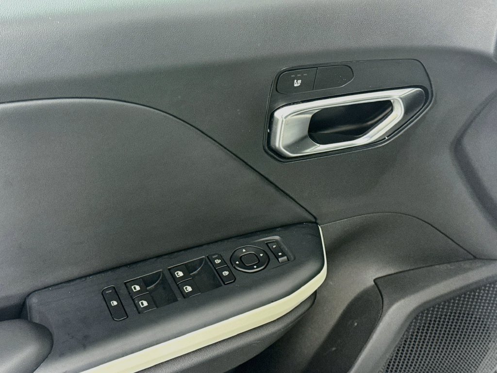 Used 2025 Kia K4 GT-Line FWD image 18