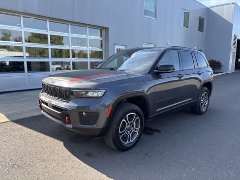 Certified 2022 Jeep Grand Cherokee Trailhawk w/ ADV Protech Group II AWD/4WD image 1