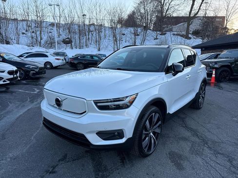 Used 2021 Volvo XC40 P8 Recharge w/ Climate Package image 2