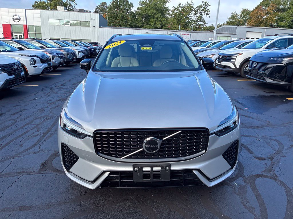 Used 2025 Volvo XC60 B5 Plus w/ Climate Package AWD/4WD image 2