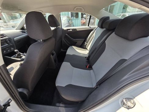Used 2017 Volkswagen Jetta S w/ Jetta S Cold Weather Package FWD image 17
