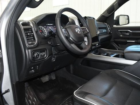 Used 2025 RAM 1500 Laramie AWD/4WD image 18