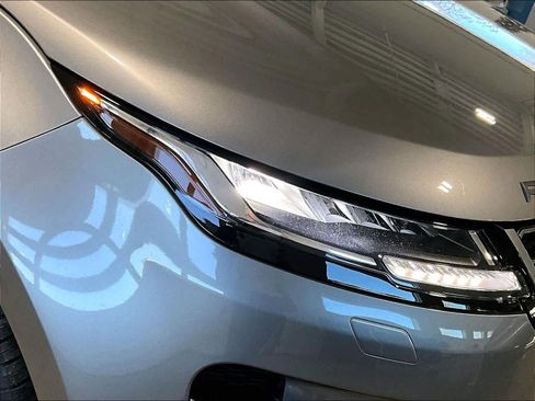 Used 2023 Land Rover Range Rover Evoque R-Dynamic S image 32