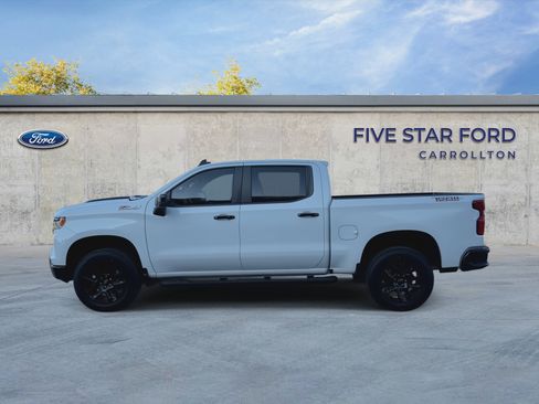 Used 2024 Chevrolet Silverado 1500 LT Trail Boss w/ Convenience Package II AWD/4WD image 5