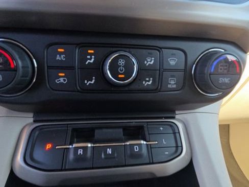 Used 2023 GMC Acadia Denali w/ Denali Technology Package image 31