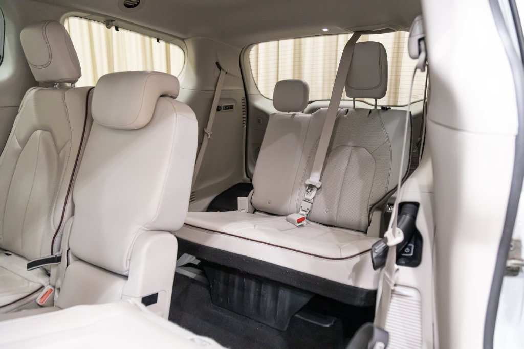 Used 2019 Chrysler Pacifica Limited FWD image 14