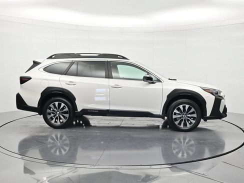 Used 2025 Subaru Outback Limited AWD/4WD image 4