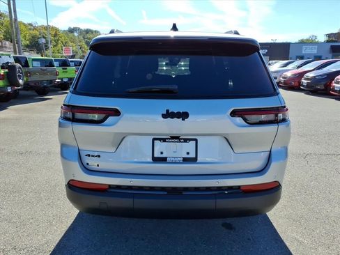 New 2025 Jeep Grand Cherokee L Altitude image 5