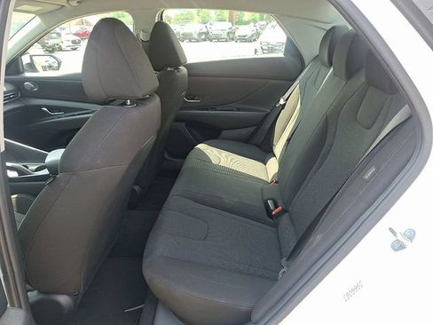 Certified 2024 Hyundai Elantra SE FWD image 10