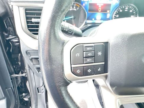 Used 2022 Ford Expedition XLT image 17