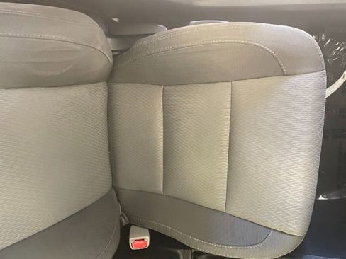 Used 2015 Toyota Corolla LE image 12