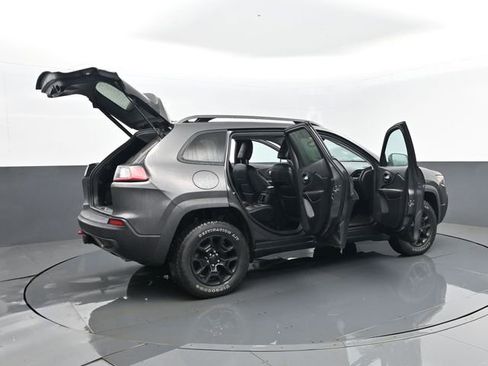 Used 2021 Jeep Cherokee Trailhawk w/ Comfort & Convenience Group image 30