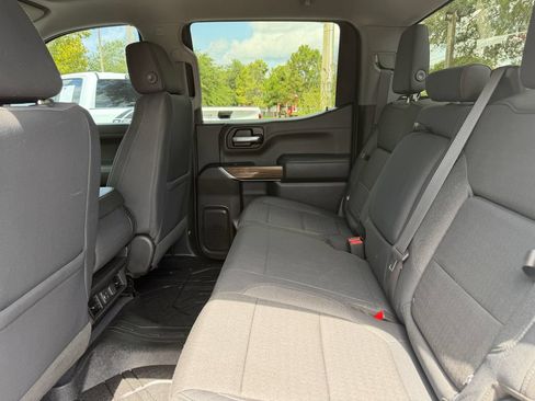Used 2019 Chevrolet Silverado 1500 LT Trail Boss w/ Convenience Package AWD/4WD image 11