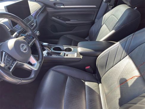 Used 2023 Nissan Altima 2.0 SR image 10