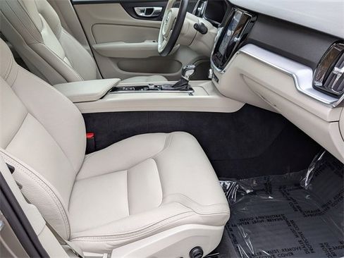 Used 2020 Volvo V60 T5 Cross Country w/ Protection Package Premier image 30