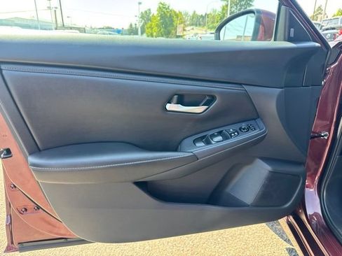 Used 2024 Nissan Sentra SV FWD image 14