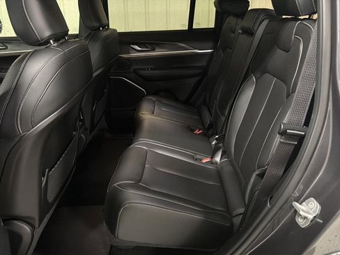 New 2026 Jeep Grand Cherokee Limited w/ Limited Altitude Package image 15