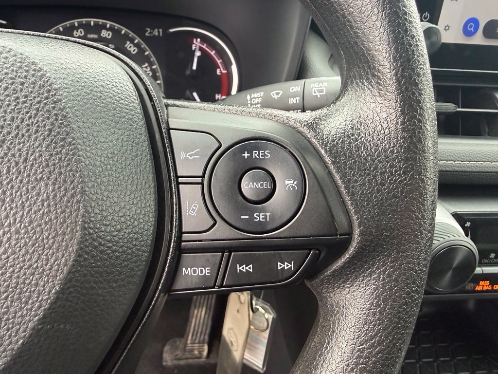 Used 2025 Toyota RAV4 LE AWD/4WD image 19