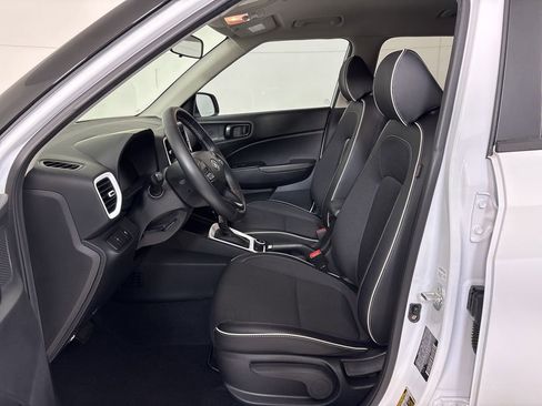 Used 2023 Hyundai Venue Limited w/ Cargo Package image 14