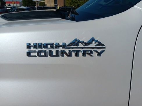 Used 2022 Chevrolet Silverado 3500 High Country image 38