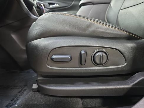 Used 2024 Chevrolet Equinox Premier AWD/4WD image 32