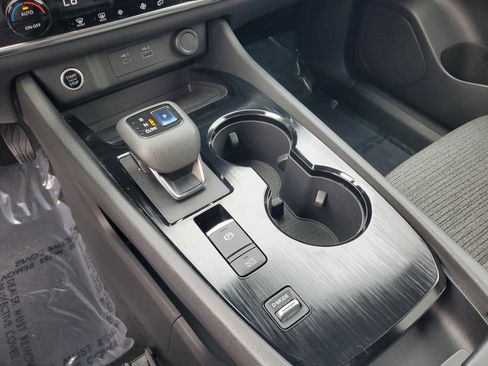 Certified 2021 Nissan Rogue SV image 22