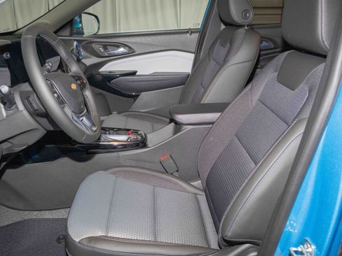 New 2026 Chevrolet Trax LT w/ Driver Confidence Package image 9