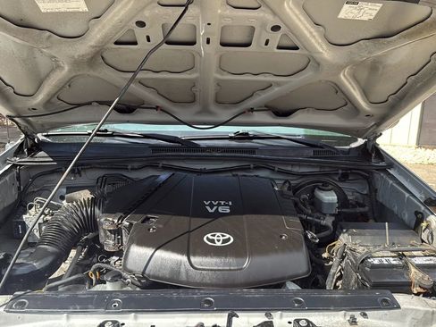Used 2006 Toyota Tacoma 4x4 Access Cab V6 image 9