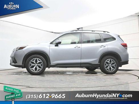 Used 2023 Subaru Forester Premium AWD/4WD image 23