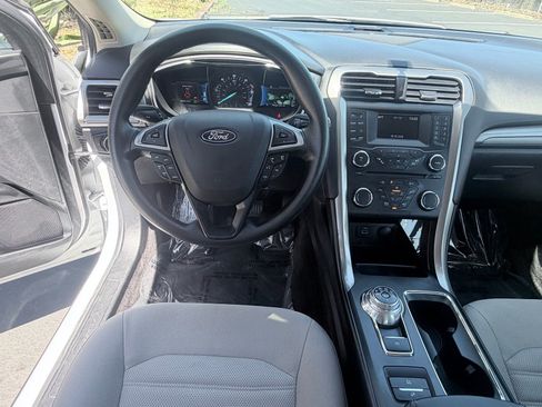 Used 2018 Ford Fusion S FWD image 10