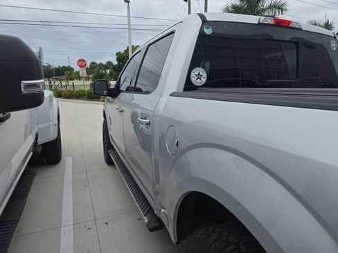 Used 2018 Ford F150 XLT w/ Equipment Group 302A Luxury AWD/4WD image 9