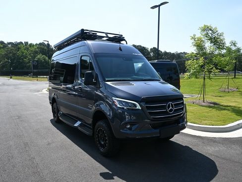 Used 2023 Mercedes-Benz Sprinter 2500 image 31